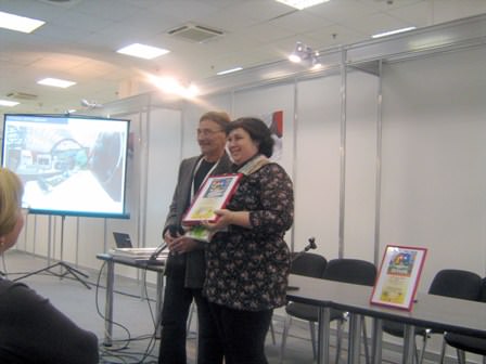 Ms Marina Cogan,Vista Systems Russian saleswoman receives the Technology Award
